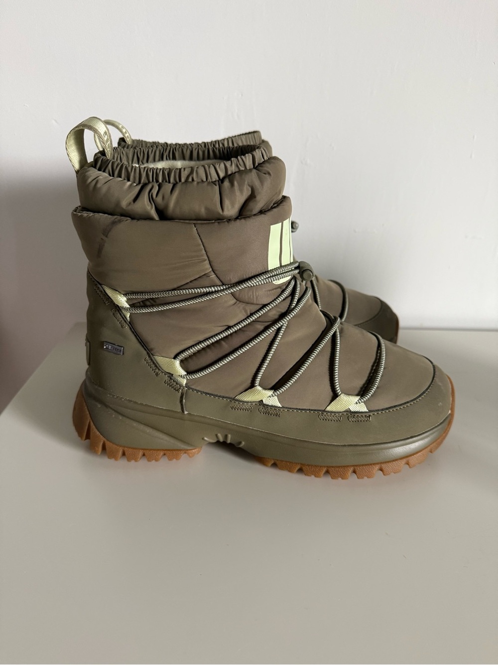 UGG Women’s Yose Olive Green Puffer MID Boots with Tan Sole - Picture 4 of 5